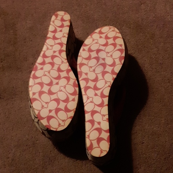 Coach  platforms  fuschia  beauties. - Picture 4 of 7